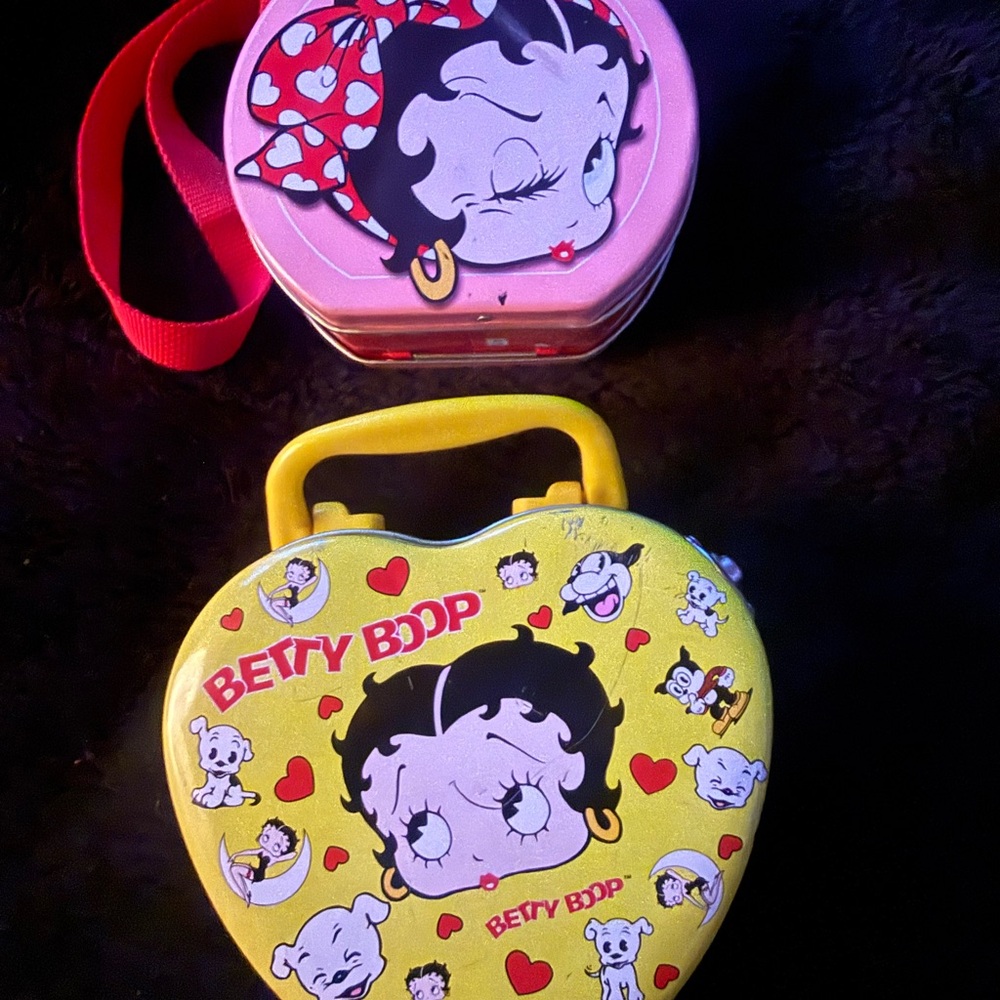 Betty Boop Yellow Heart and Pink Round Tin purses